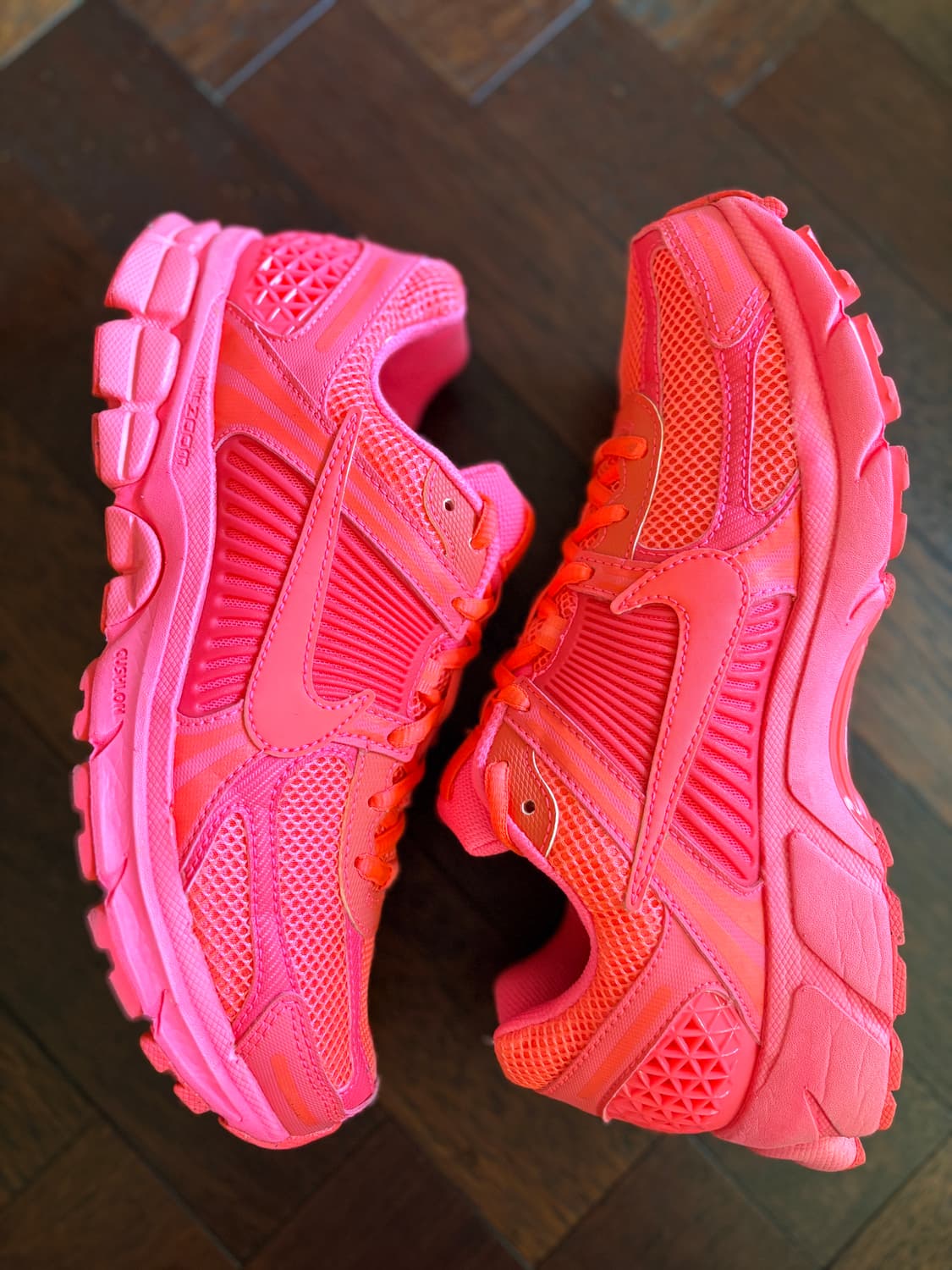 Nike Zoom Vomero 5  Hot Punch 상품이미지2
