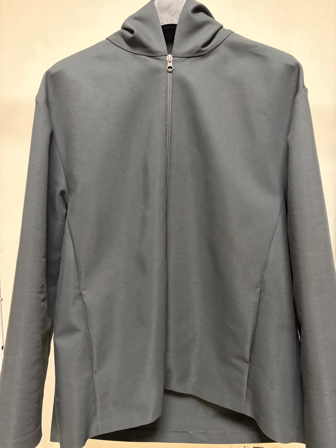 아모멘토 25ss 후드점퍼 상품이미지5