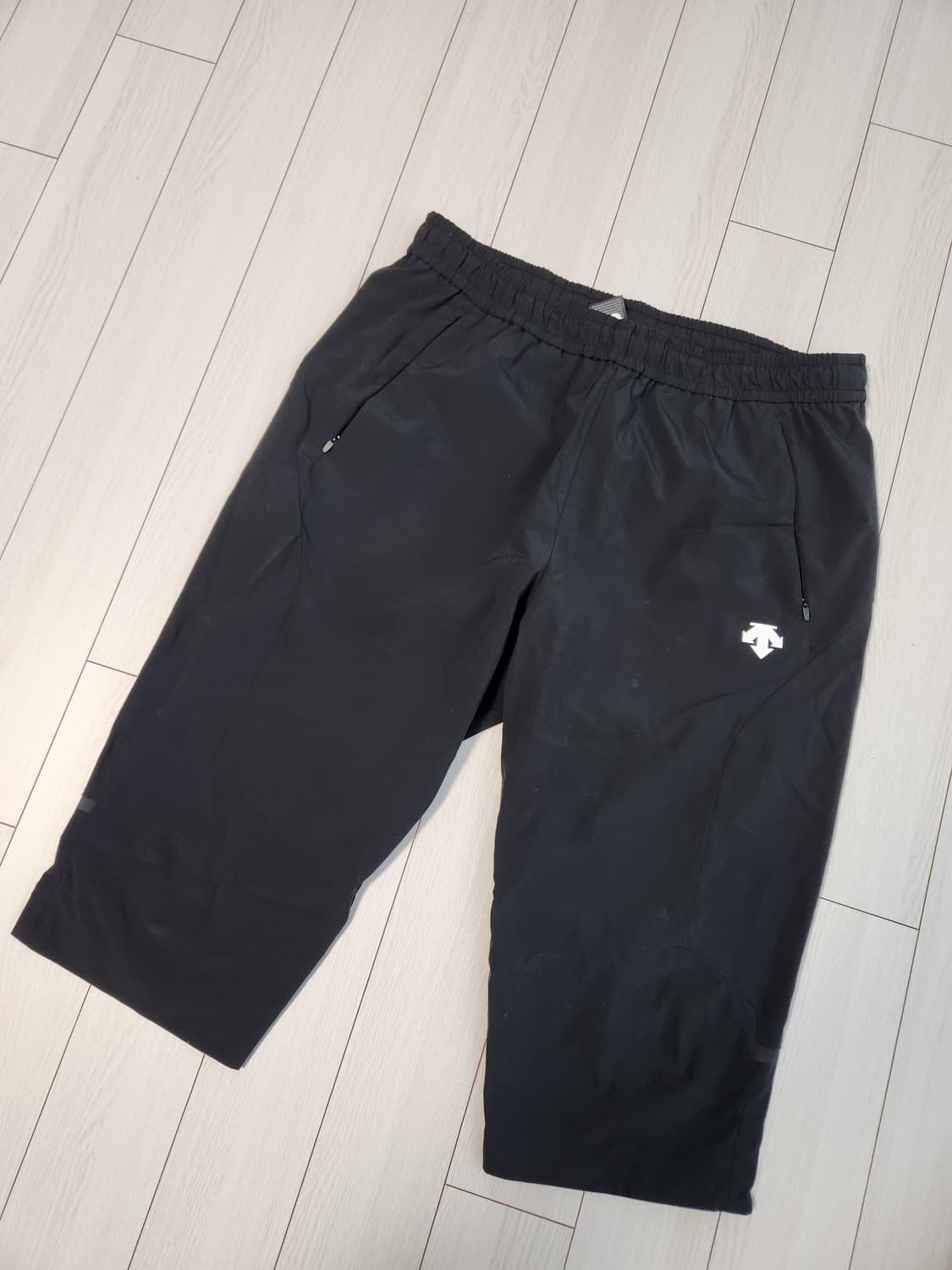 데상트 프리즈런 소닉에어 기능성 러닝 7부 팬츠 사이즈xl

여러 중고사 상품이미지1