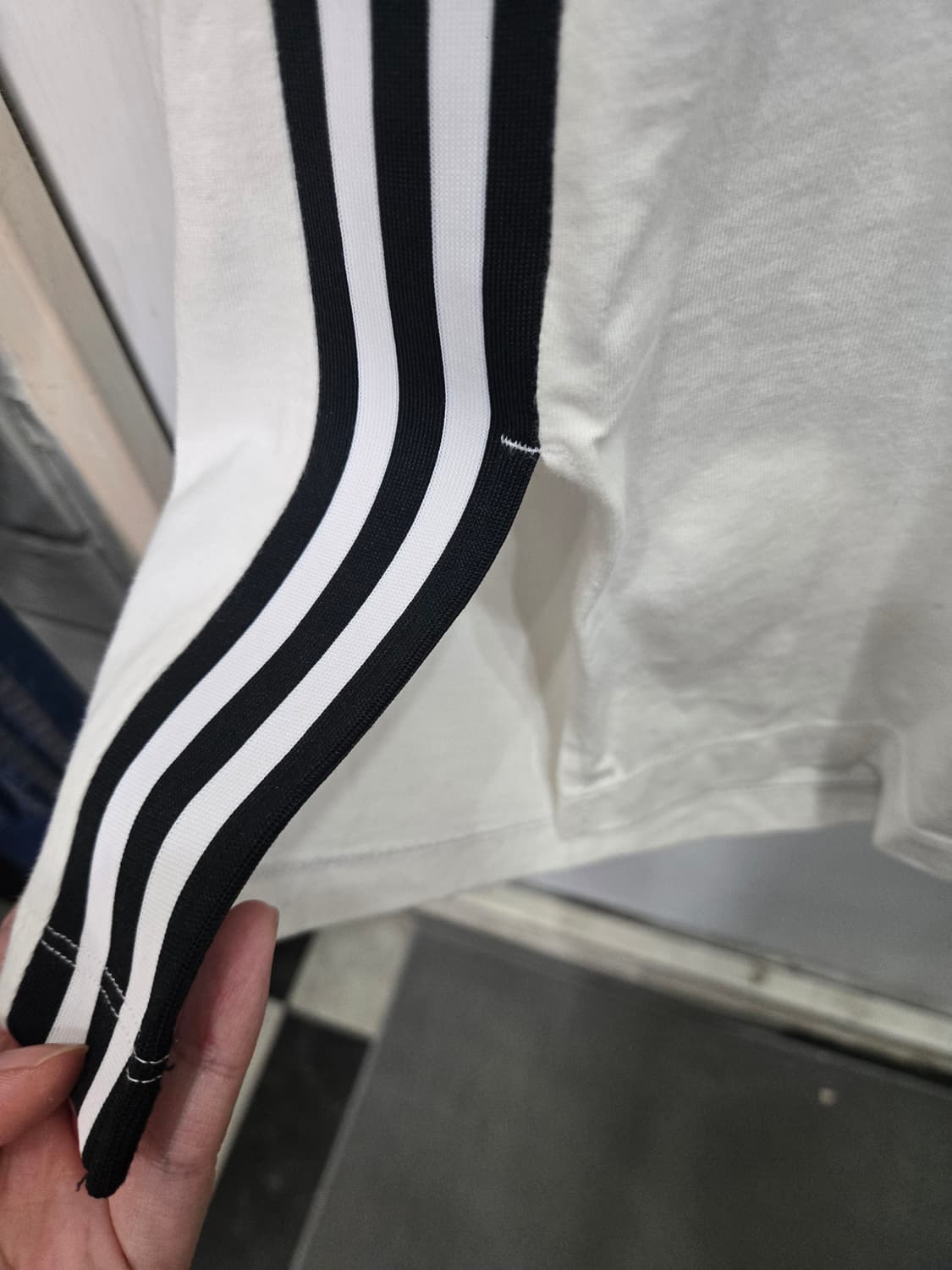 M,95 )) adidas 아디다스 옆트임 원피스~ 화이트 & 블랙 상품이미지3