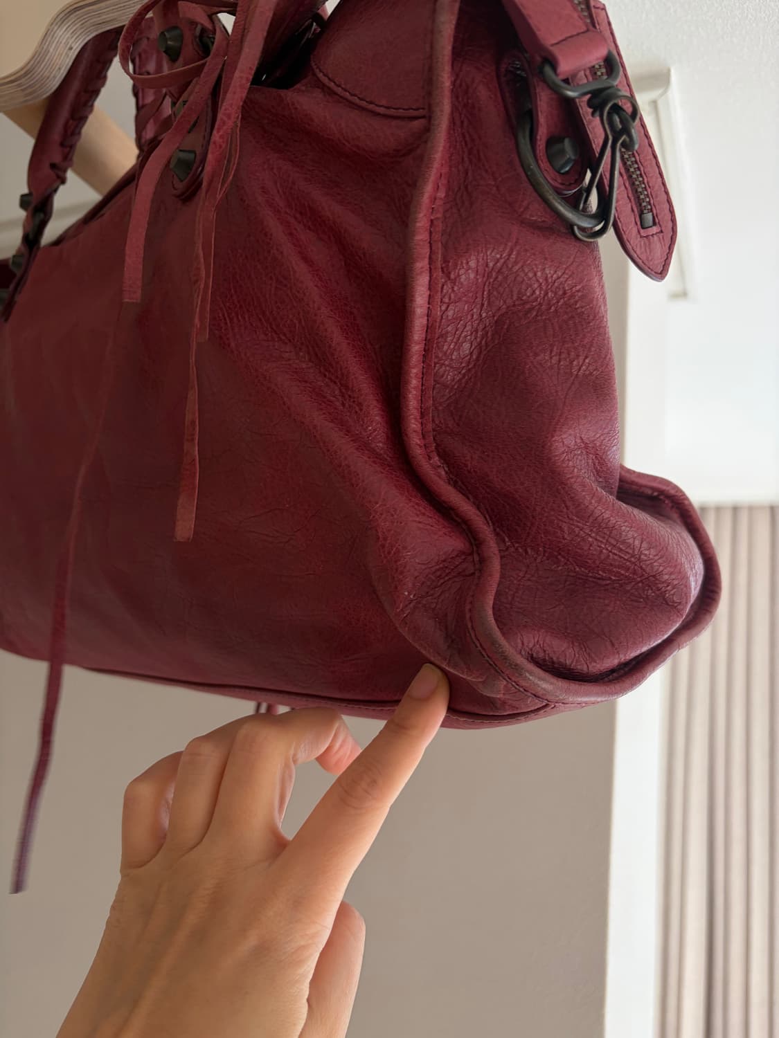 발렌시아가 모터백 버건디 상품이미지10