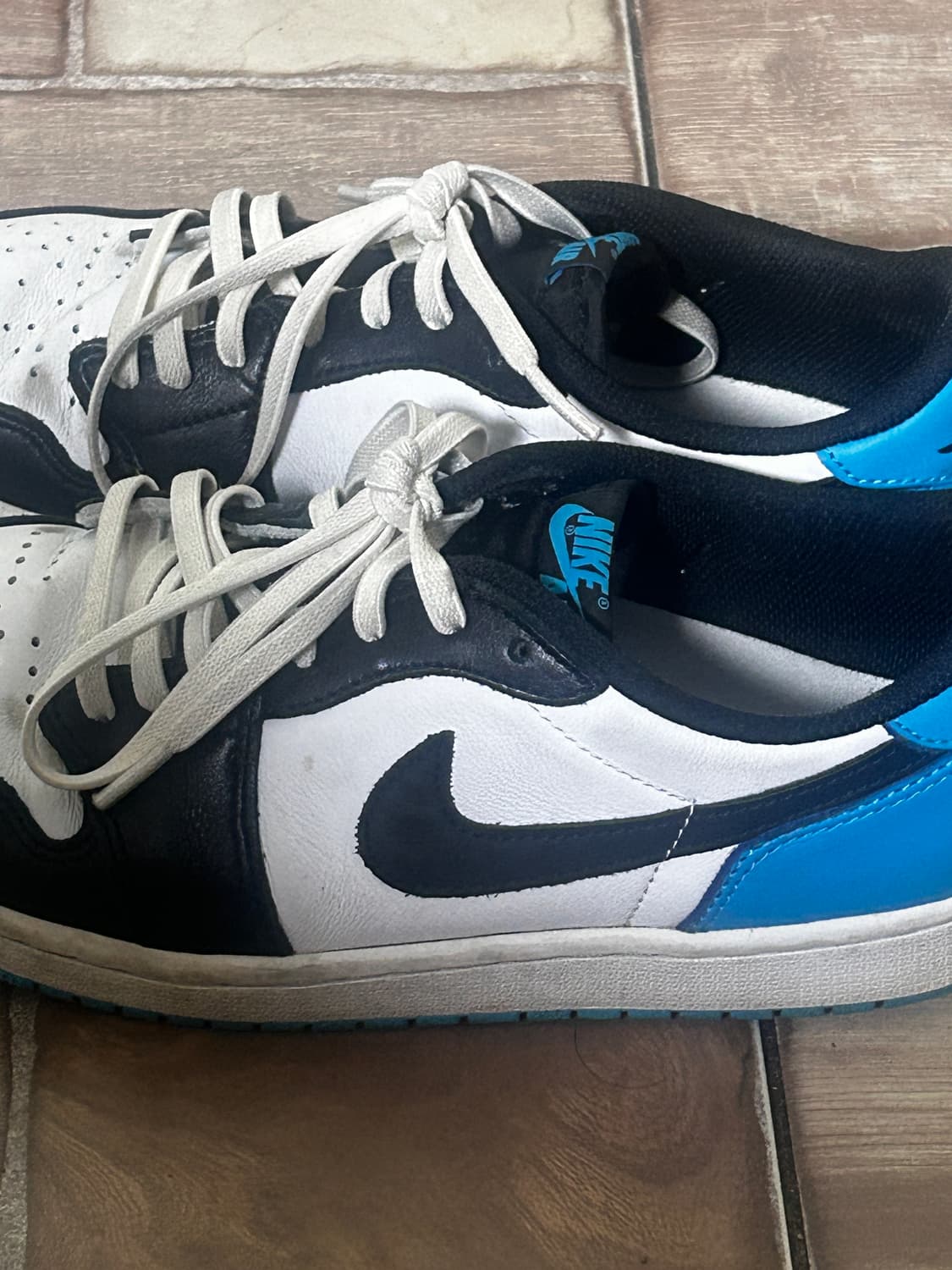조던 1 레트로 로우 OG 블랙 앤 다크 파우더 블루 270 사이즈 상품이미지4
