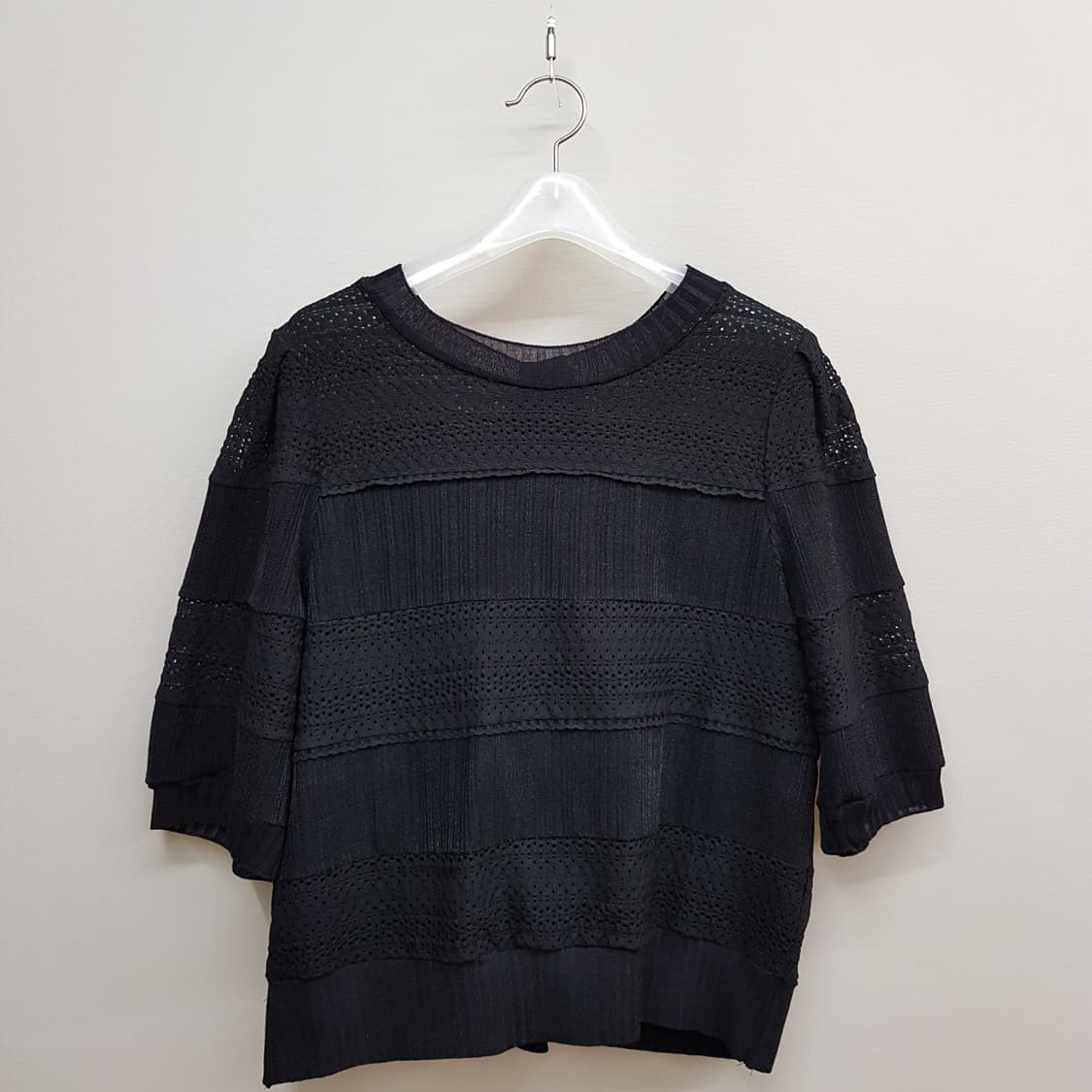 한섬 SJSJ 2021 펀칭 디테일 버튼 니트 가디건 76-90-155 상품이미지4