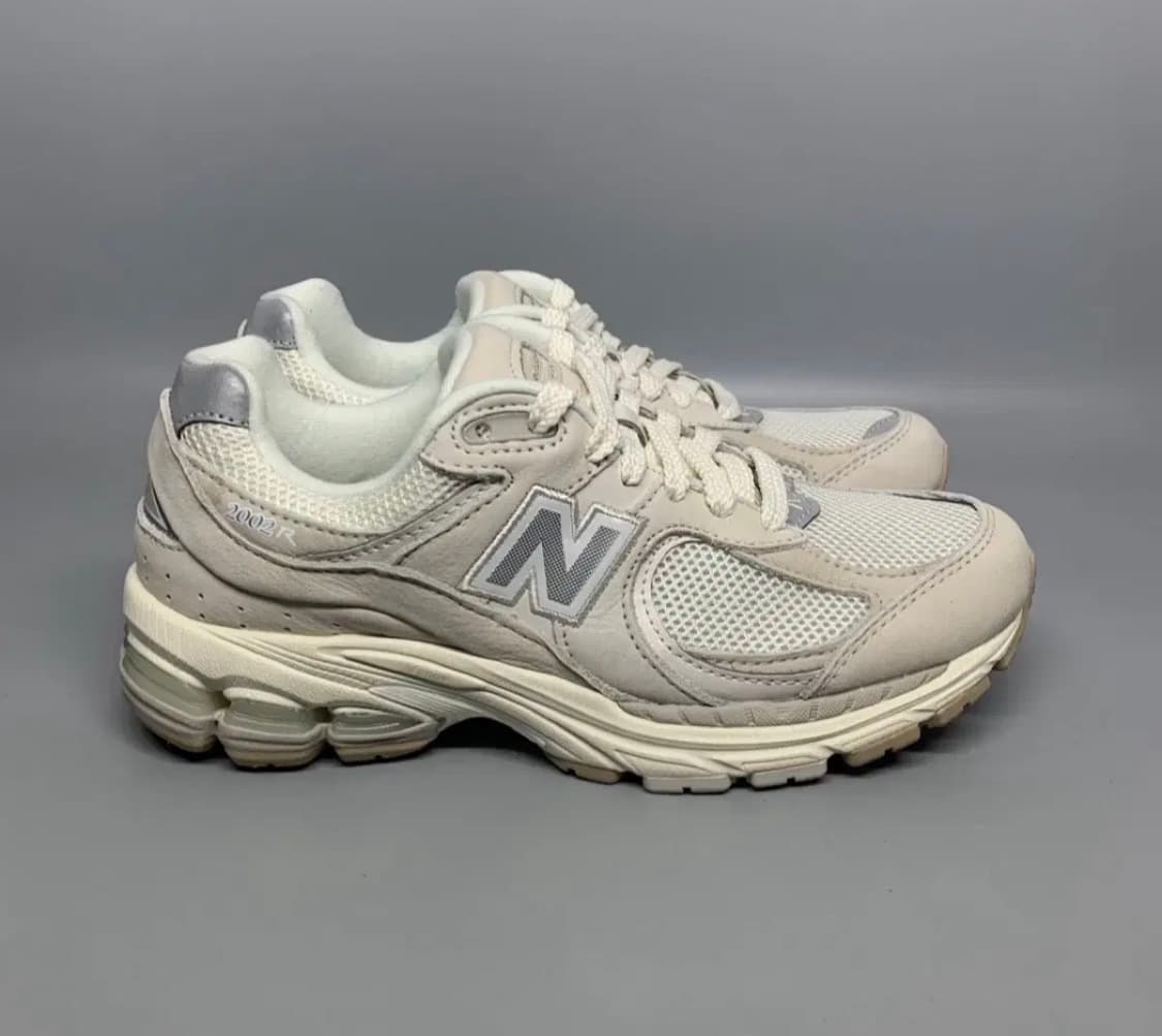 뉴발란스 2002R 화이트 아이보리 250 상품이미지1