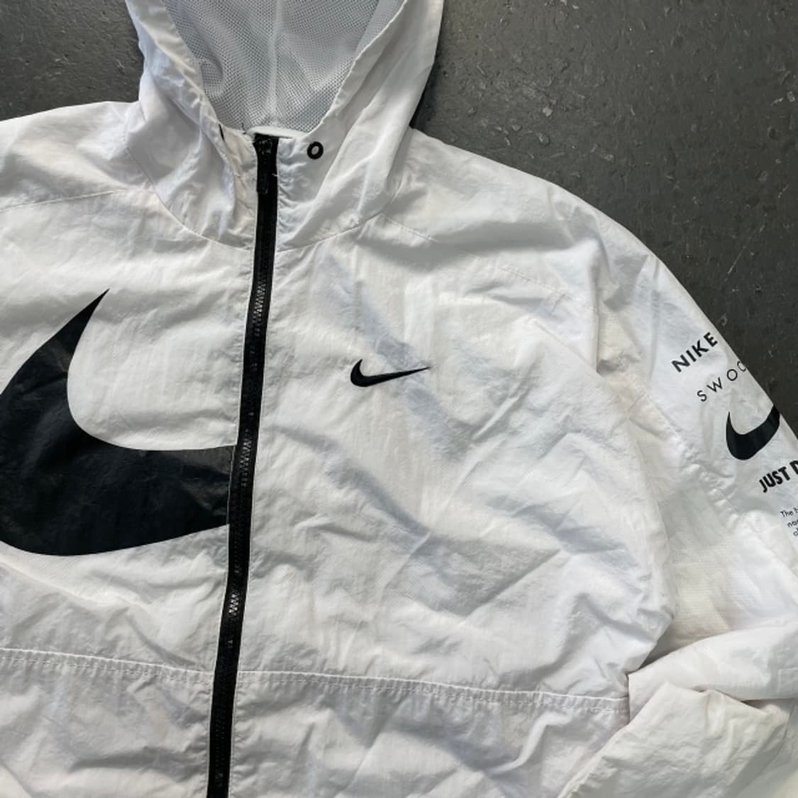 105 나이키 스우시 바람막이  상품이미지2