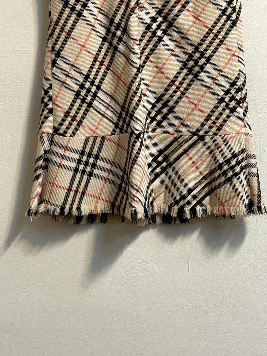 버버리 블루라벨 노바체크 울 프린지 스커트 상품이미지3