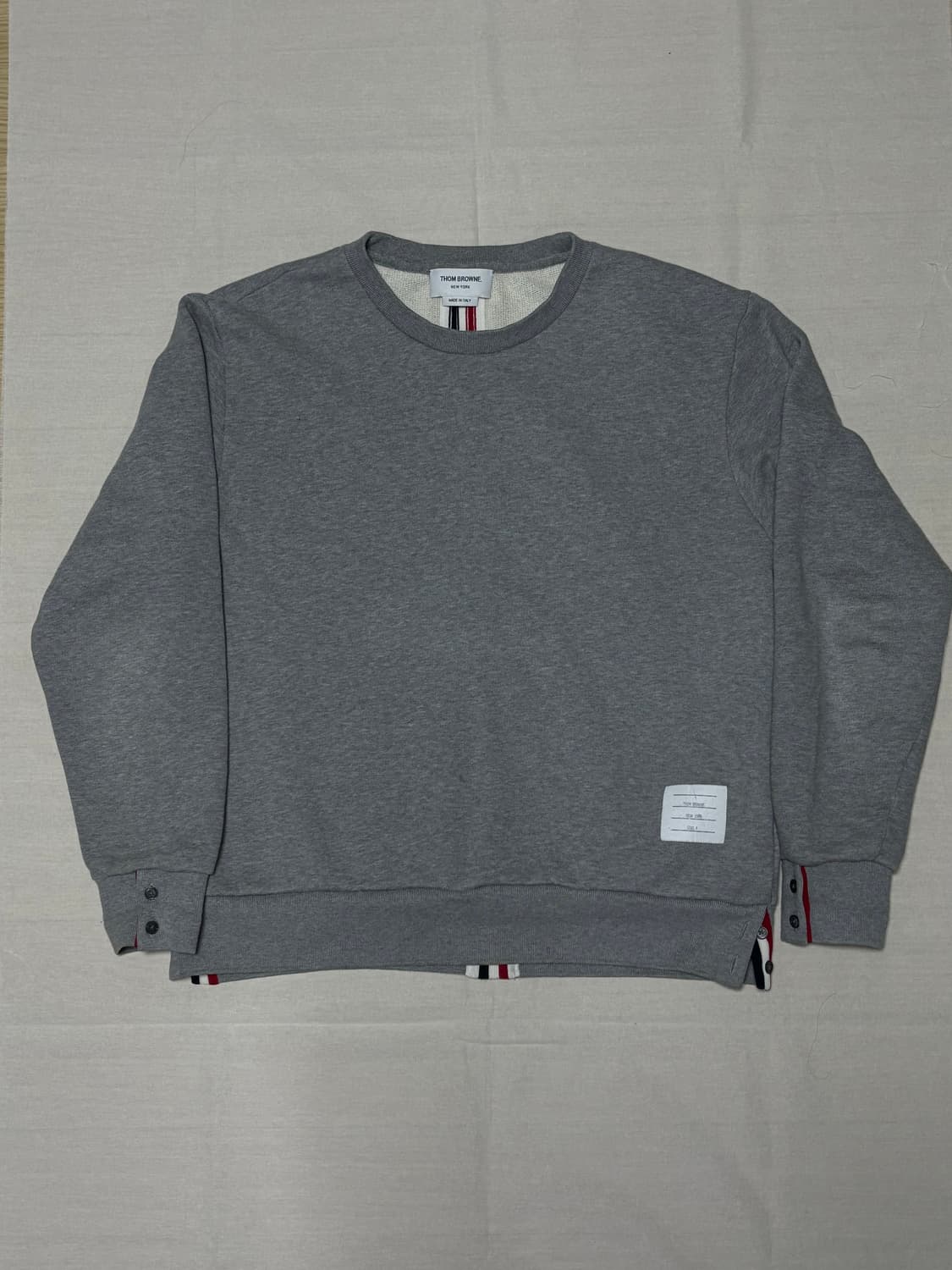 톰브라운 백삼선 맨투맨 [4] 상품이미지2