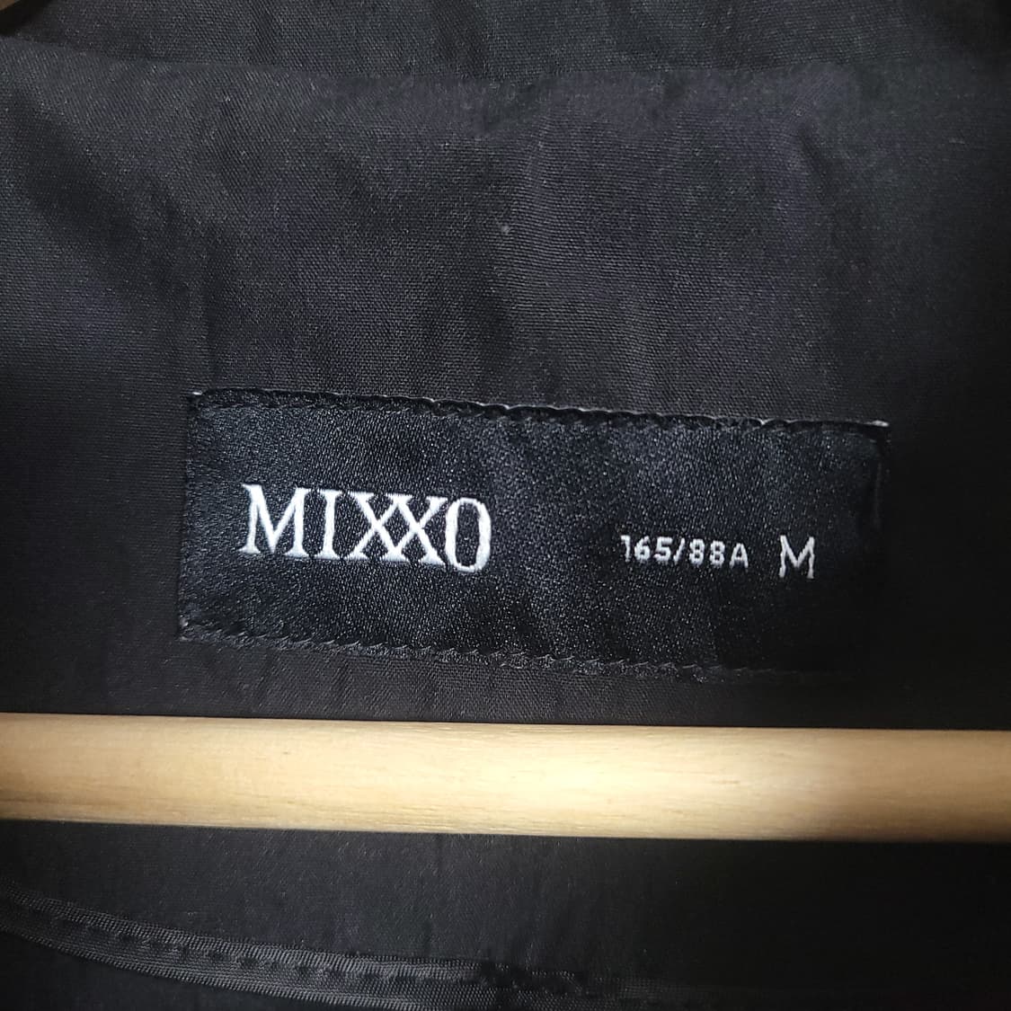 (M) MIXXO 미쏘 블랙 화이트 배색 바람막이 점퍼 새택 상품이미지3