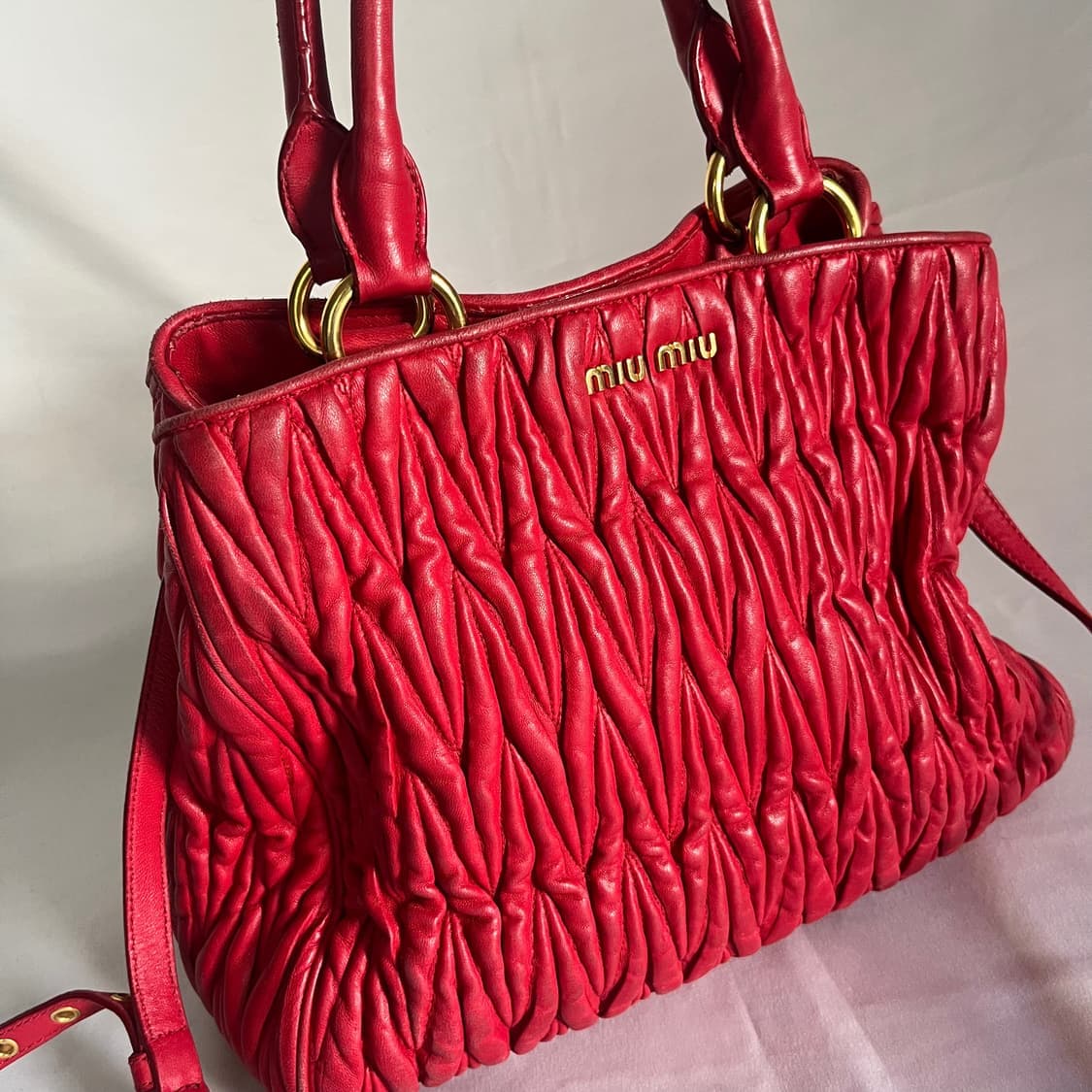 미우미우 2-way 마테라쎄 레더 백 상품이미지4