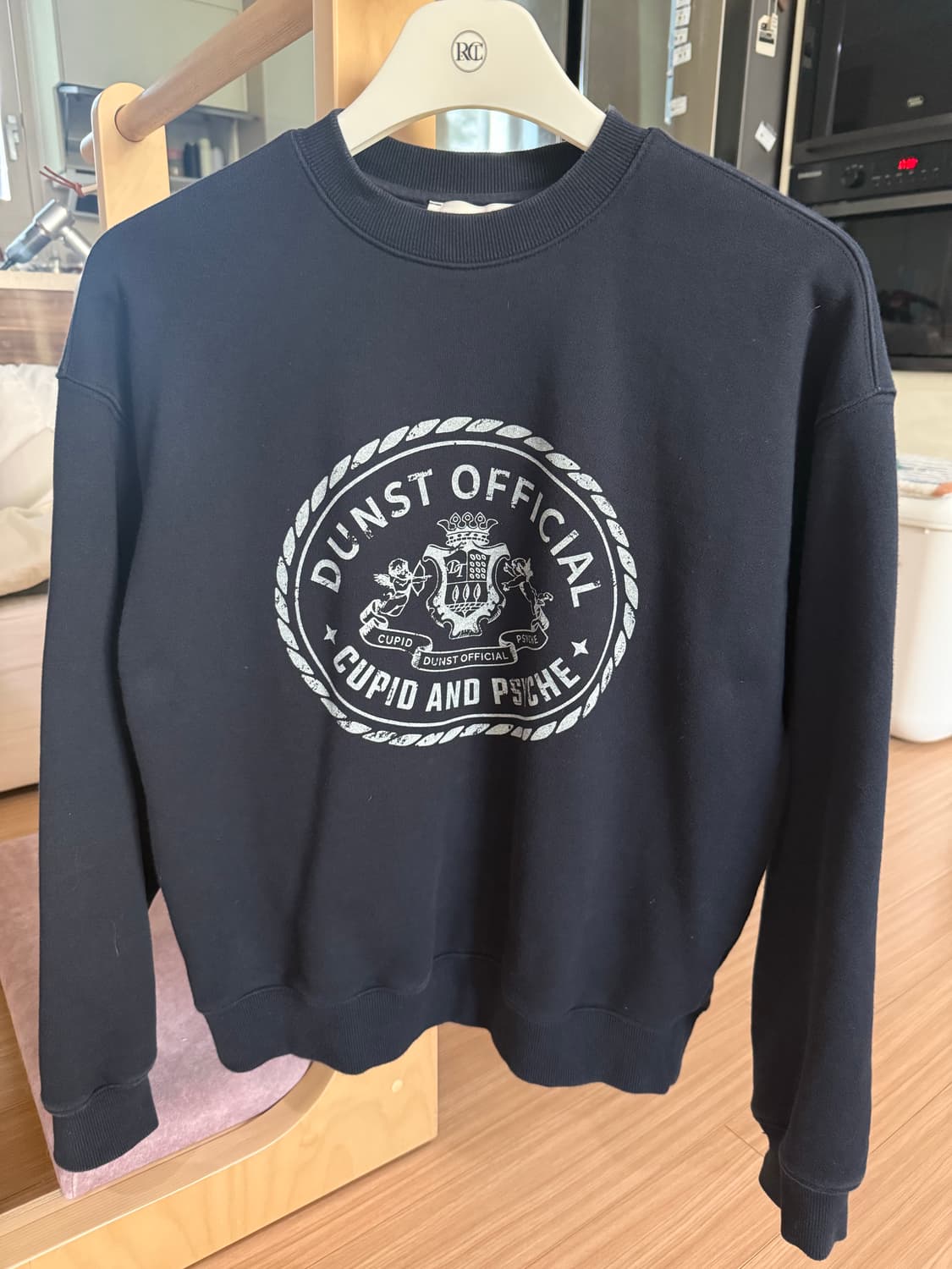 던스트 여성 맨투맨입니다. 상품이미지4