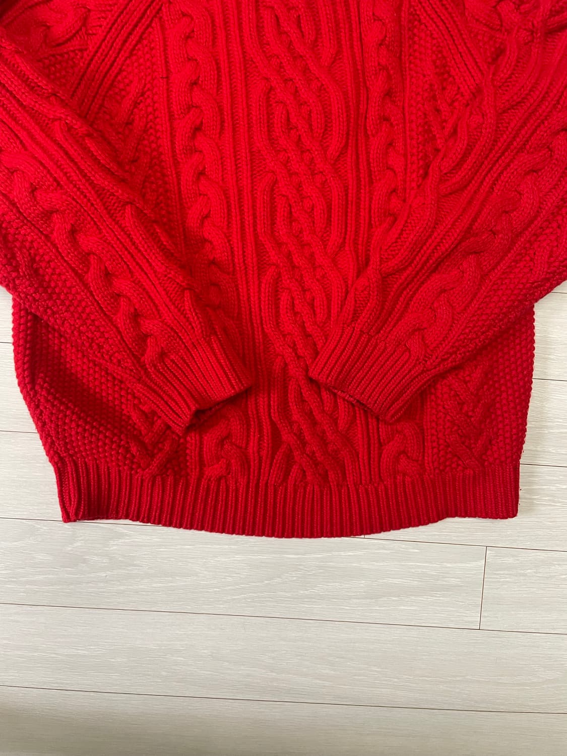 던스트 UNISEX CLASSIC FISHERMAN SWEATER RED 상품이미지3