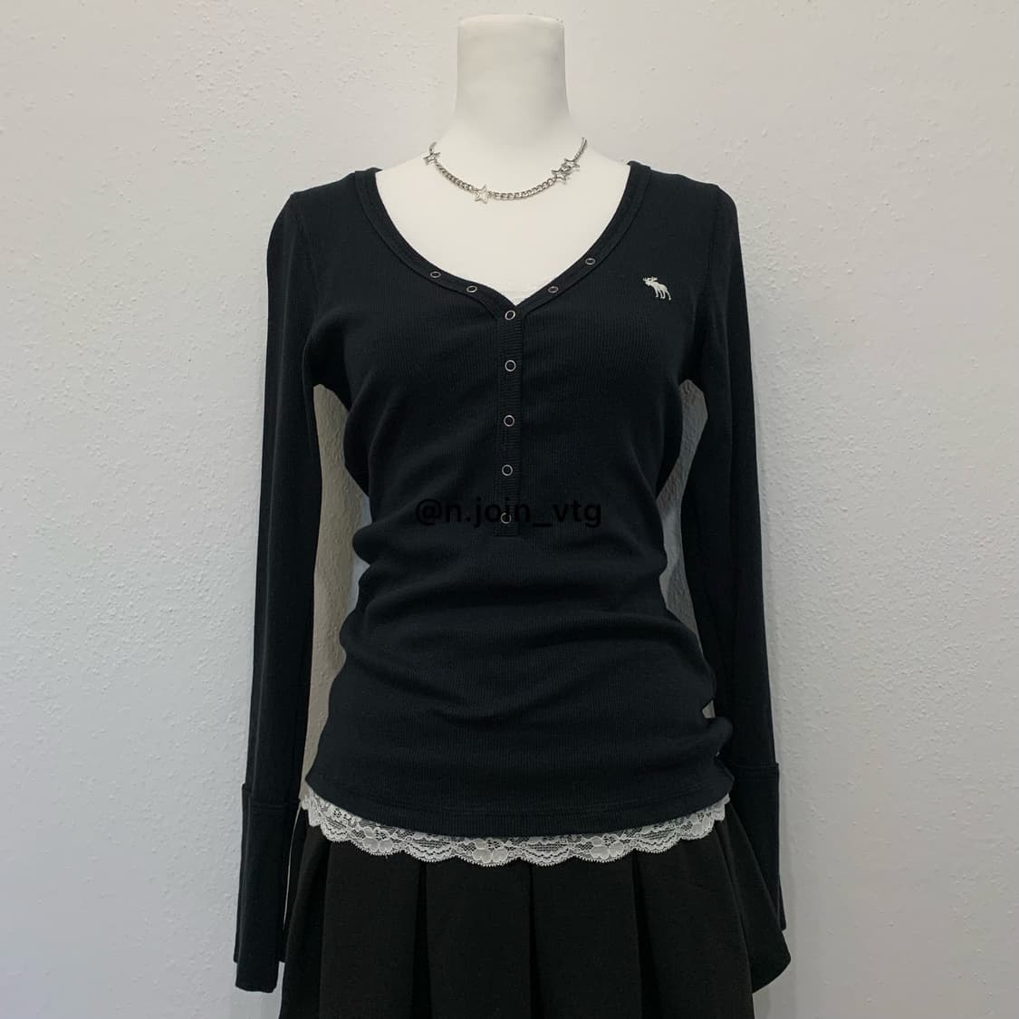 아베크롬비 헨리넥 블랙 롱슬리브 홀리스터 상품이미지1