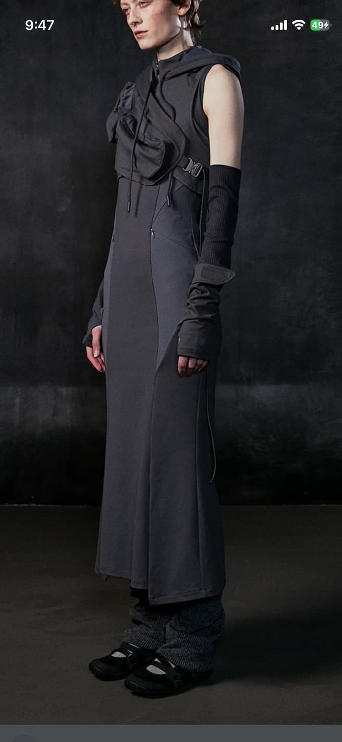 디퍼런티스 원피스 차콜 상품이미지2