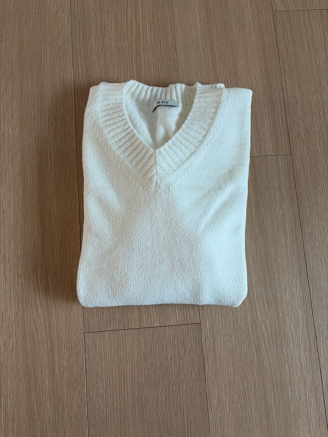 르에떼 스웨이 부클 니트 (화이트) 상품이미지1