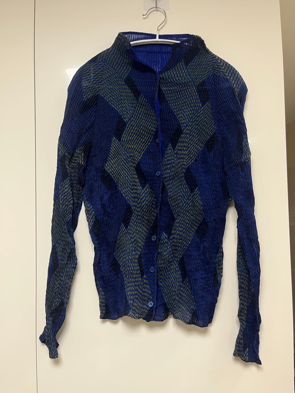 착용컷O Isseymiyake reversible 2waycardigan 상품이미지1