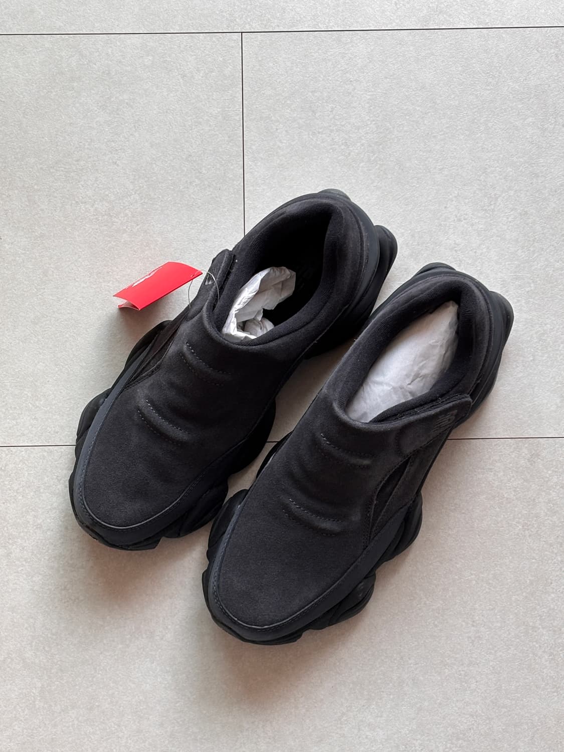 뉴발란스 8040 슬립온 스니커즈 블랙 스웨이드 상품이미지2