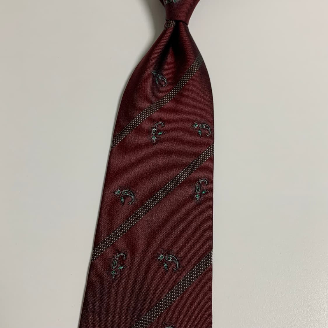 입생로랑(YSL) 페이즐리 슬림넥타이 명품 100실크 정장룩 코디 상품이미지9