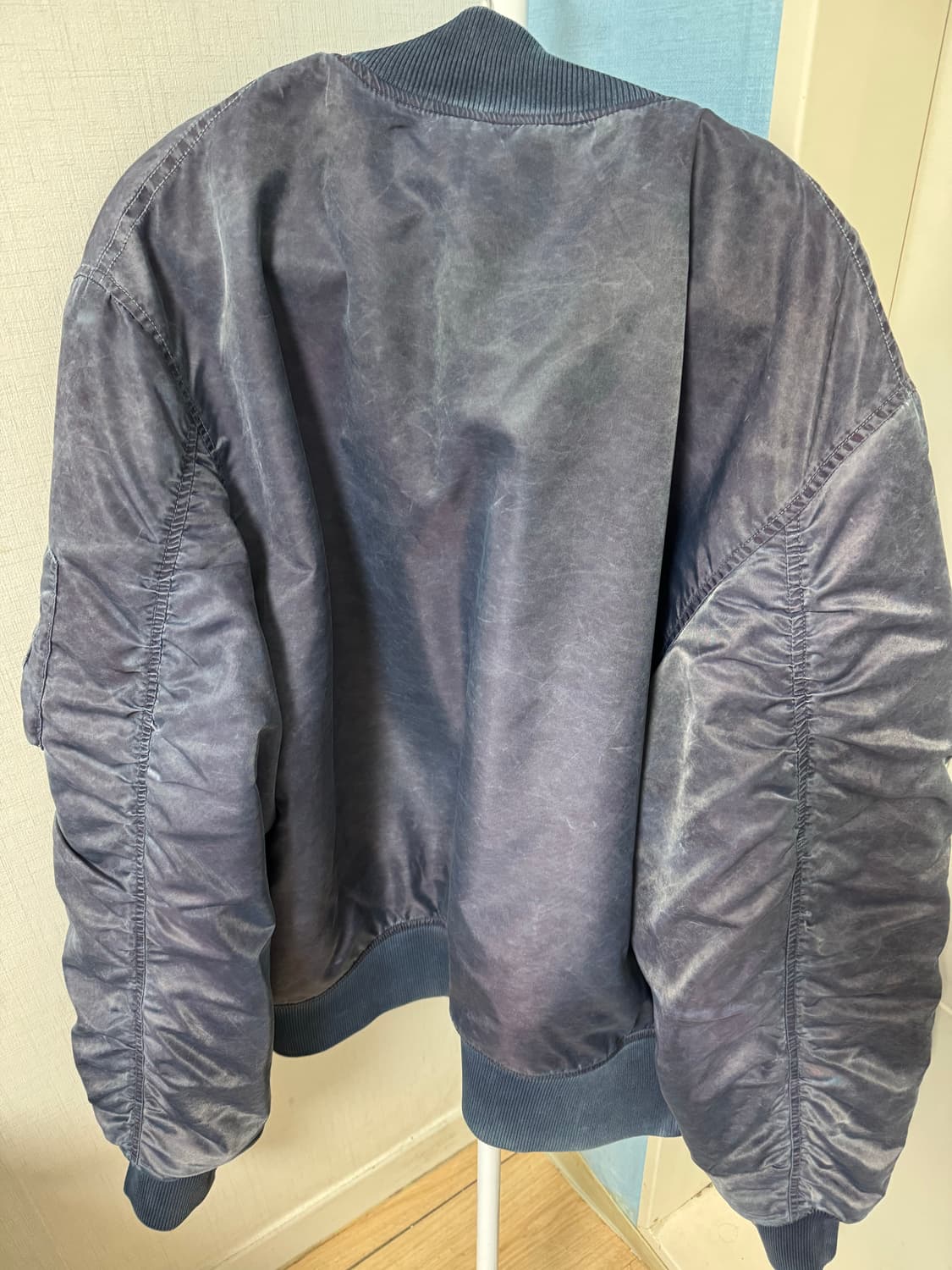 스투시 다이드 나일론 봄버 L 오혁 착용 상품이미지3