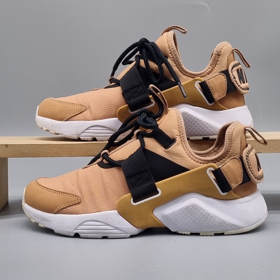 나이키 허라취 시티로우 운동화230 상품이미지1