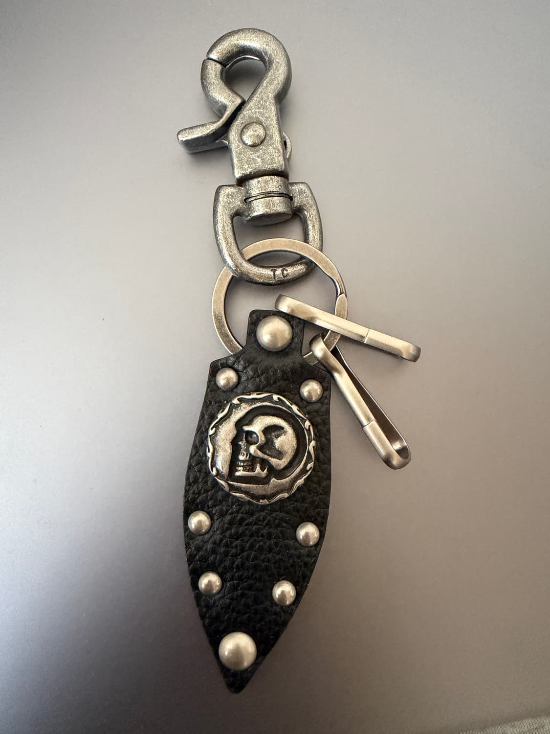 Skull Studded Leather Keyring (Black) 상품이미지2