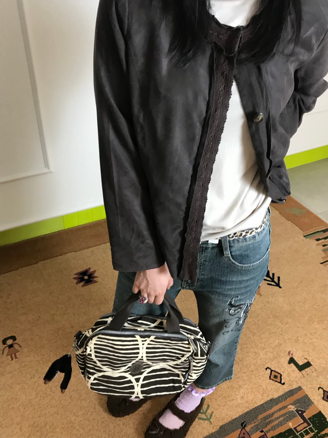 브라운 자켓+레이스 목폴라+자수데님 코디셋. 차분한 무드 상품이미지1