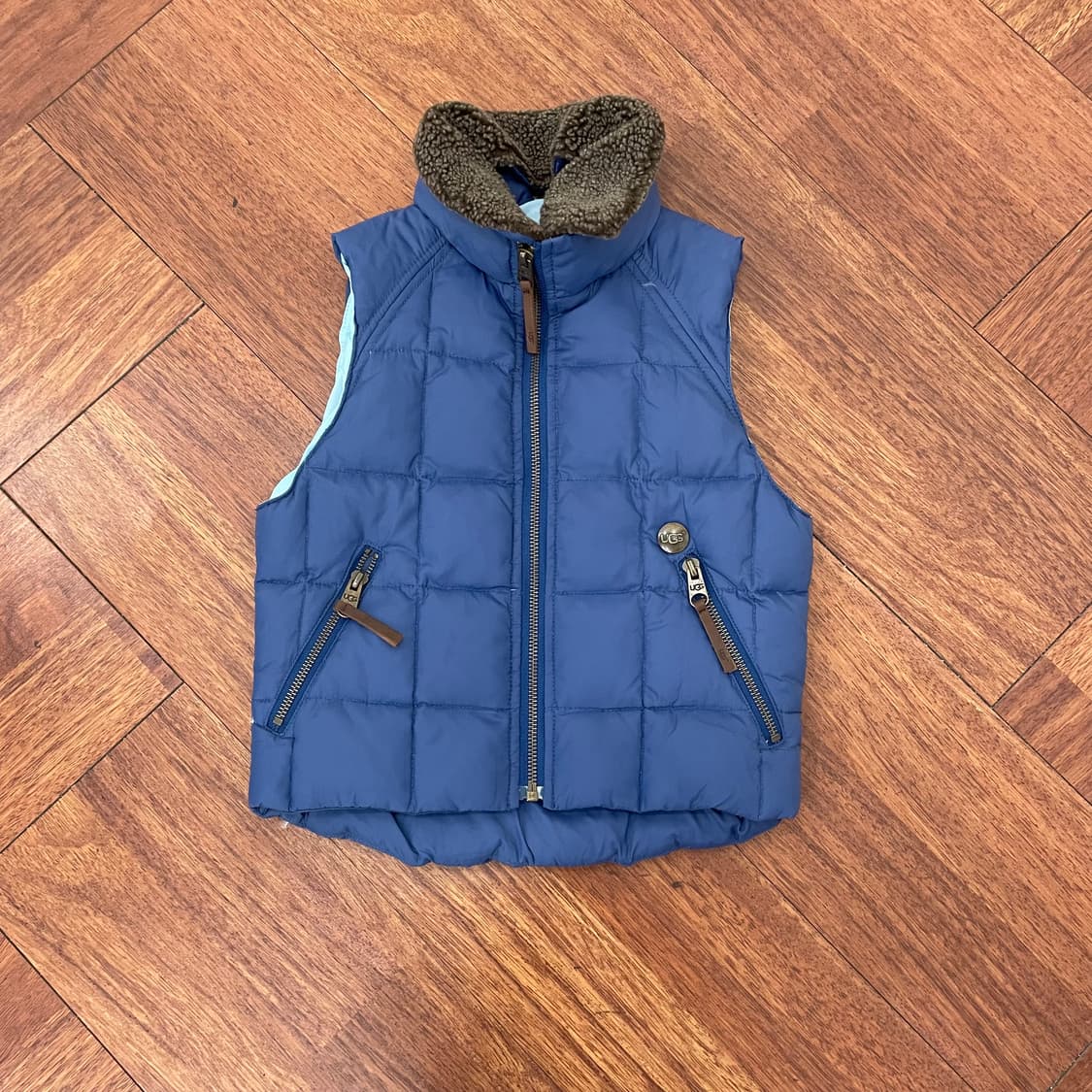 키즈 UGG 어그 패딩 베스트 상품이미지1