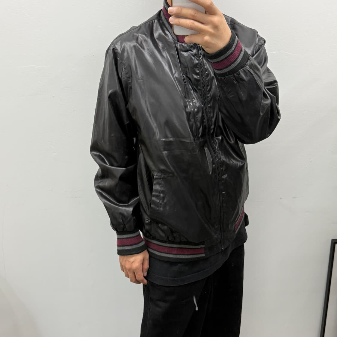 NYLAUS 블랙 유광 점퍼 상품이미지2