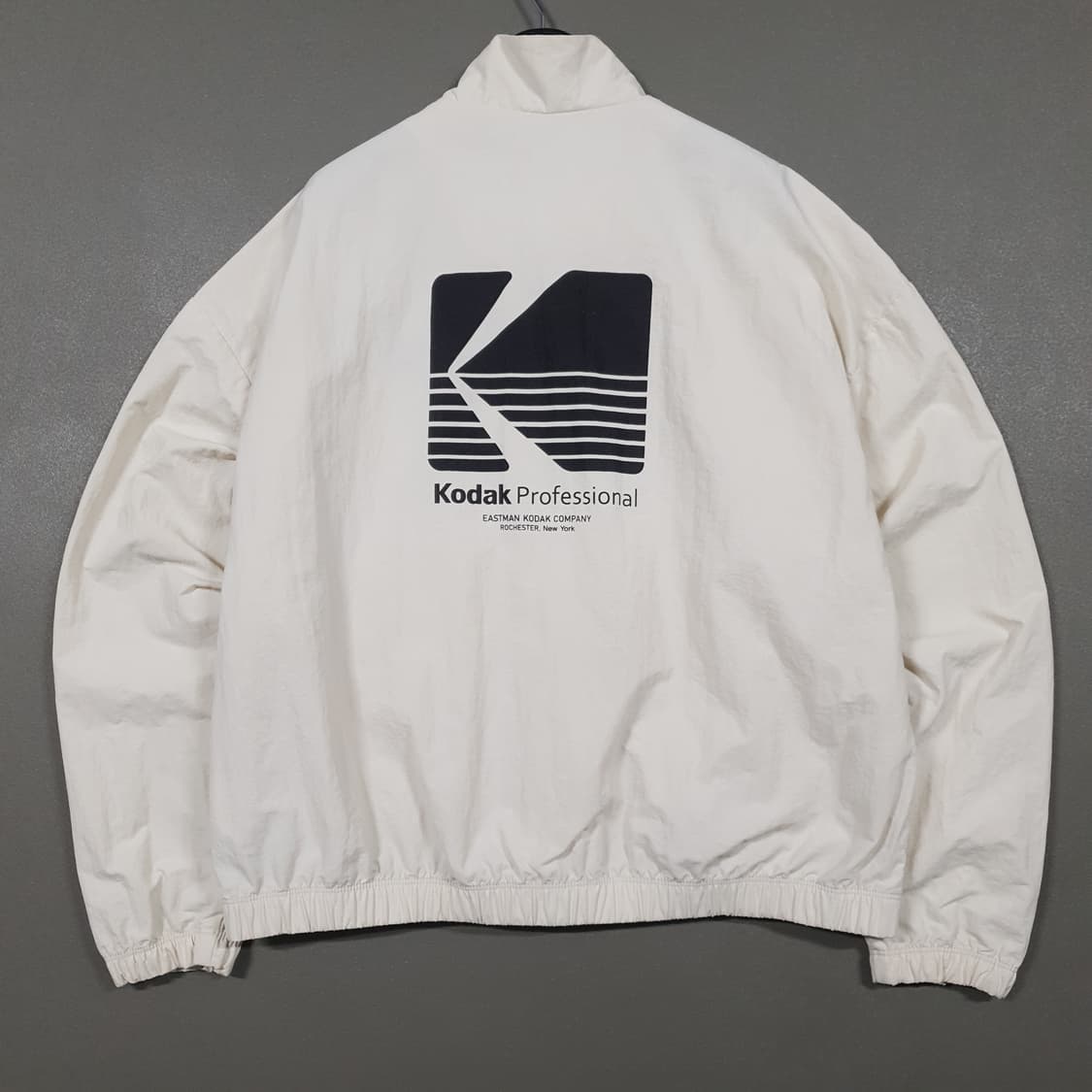 여성 S) 코닥 신형 25ss 에센셜 빅로고 우븐 자켓 아이보리 오버핏 상품이미지10