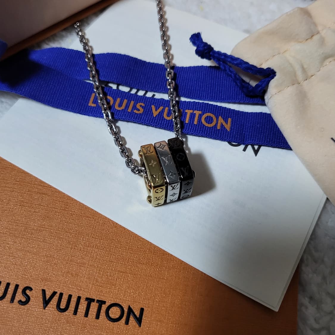 [새상품급/풀구성]루이비통 모노그램 볼드 목걸이 상품이미지3
