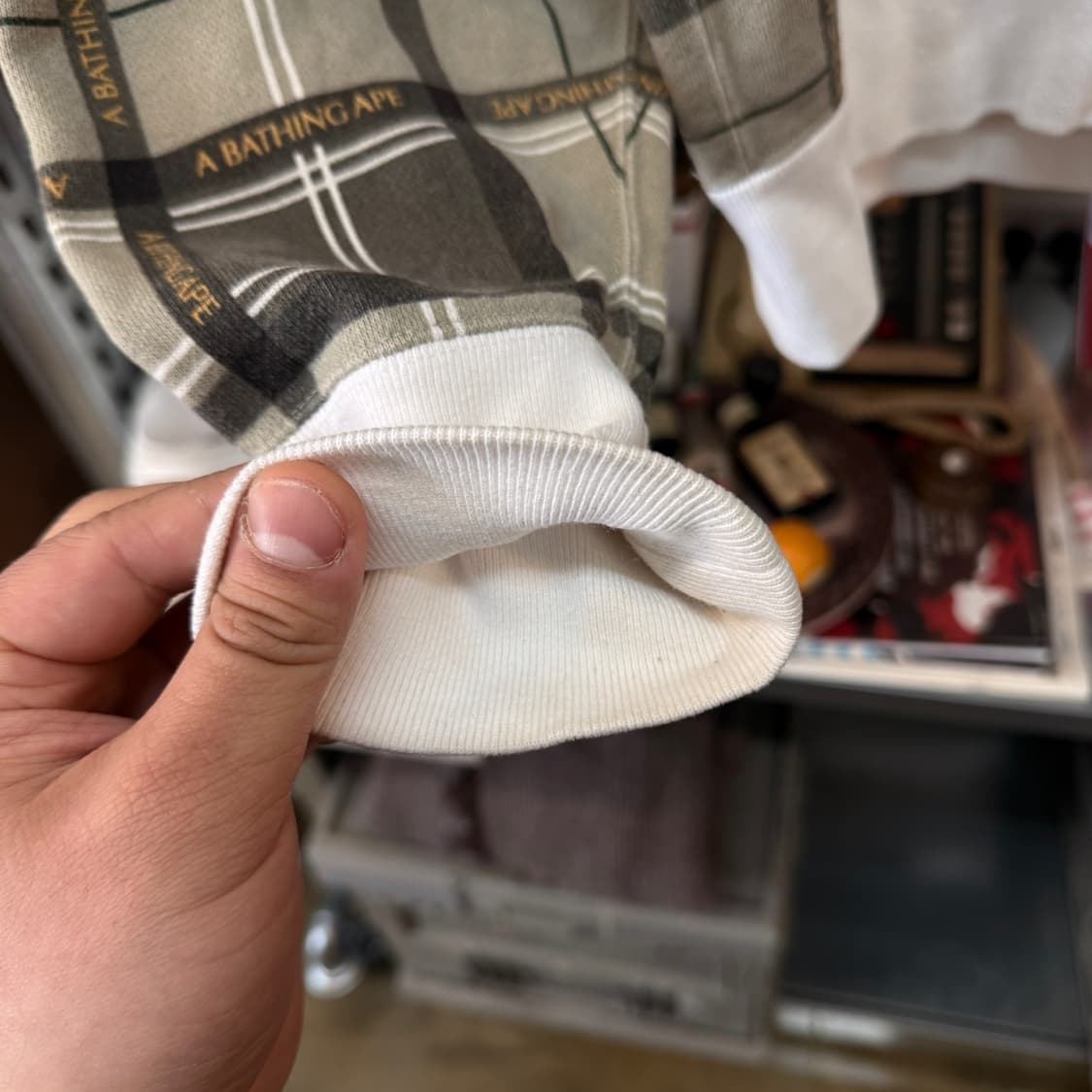 베이프 릴렉스핏 로고 체크 크루넥 릴렉스 핏 L L~XL 추천 상품이미지6