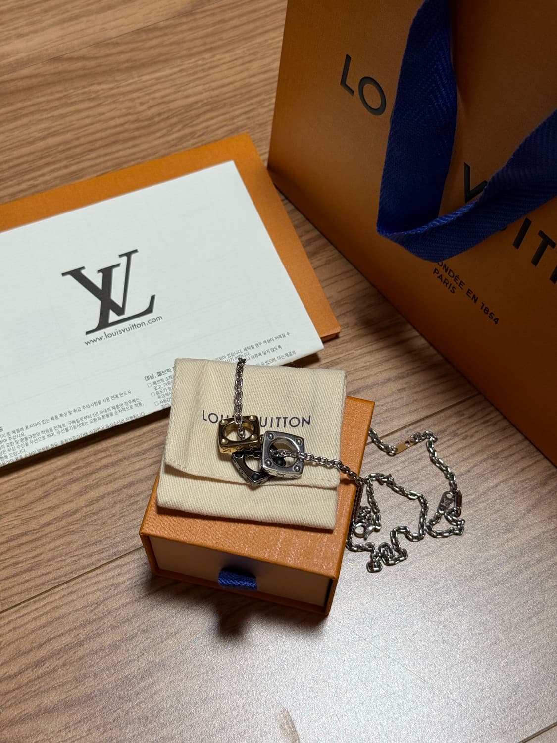 루이비통 모노그램 볼드 목걸이 상품이미지1