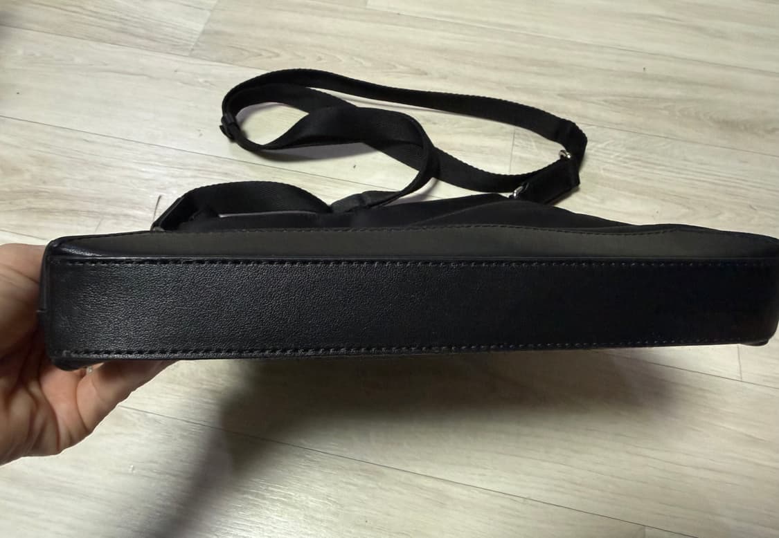 아메리칸 투어리스터 ADEN 아덴 크로스백 L 사이즈 블랙 상품이미지3