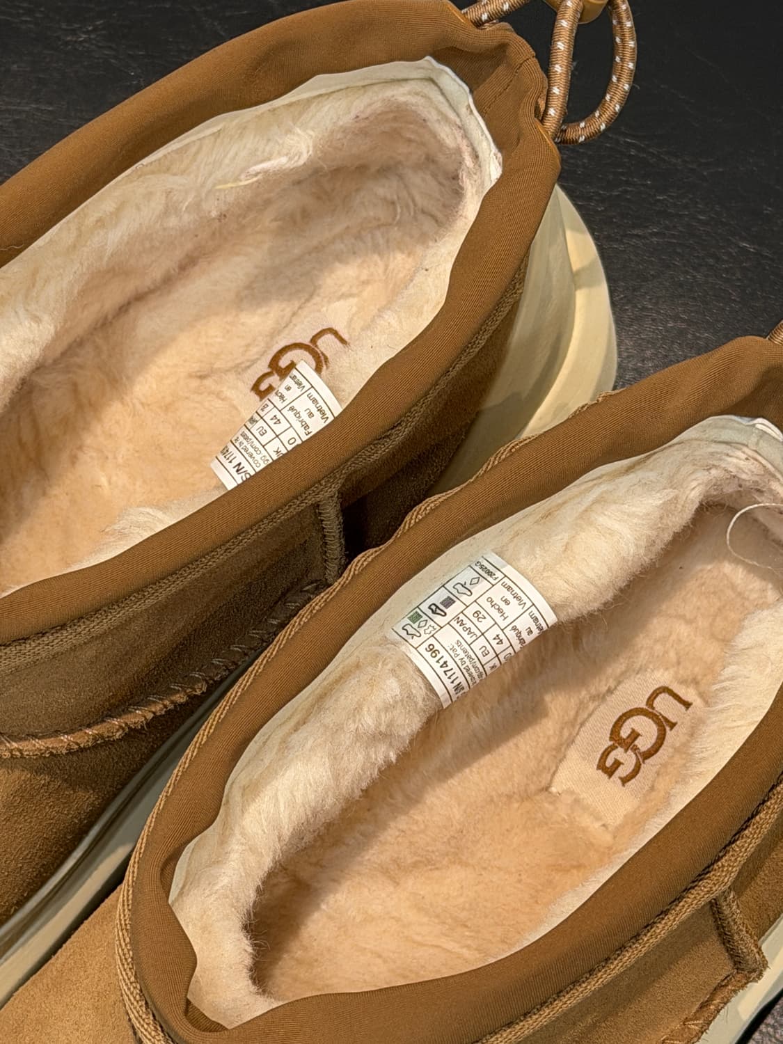 어그 클래식 울트라 미니 웨더 하이브리드 체스트넛 화이트캡290 상품이미지2