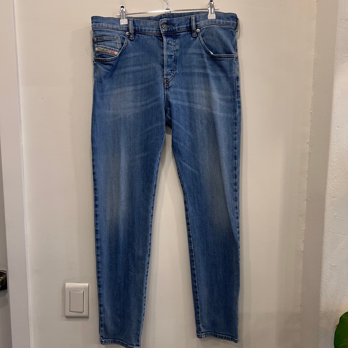 디젤 데님디비젼 일자핏 중청 데님팬츠 상품이미지3