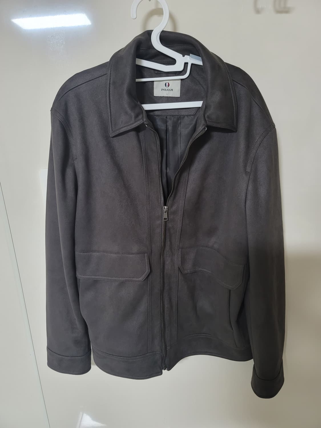 폴햄 세무 자켓 L 100정사이즈 상태극상

색상은 진한그레이  

걸어 상품이미지1