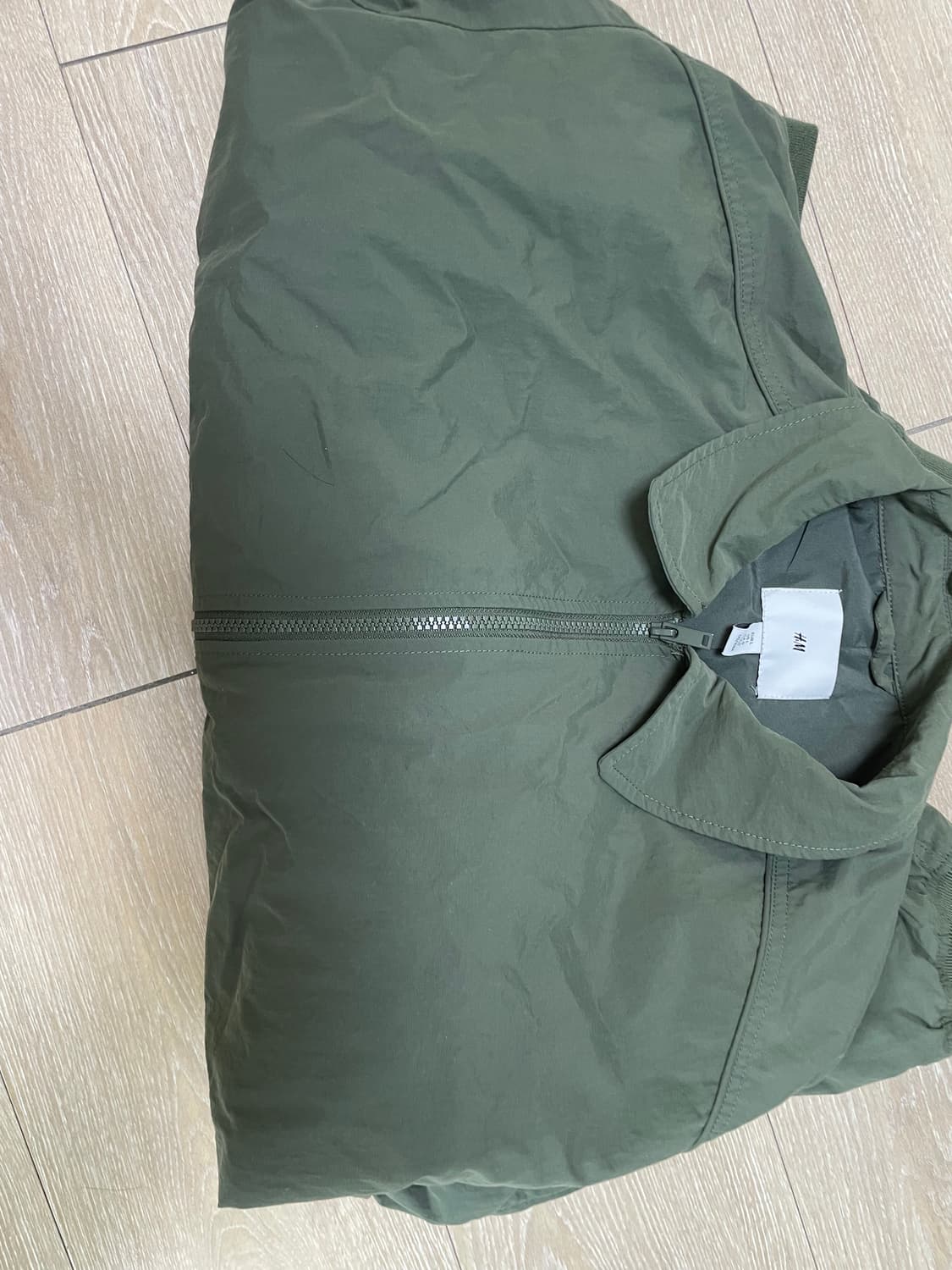 H&M 카키 바람막이 자켓 상품이미지1