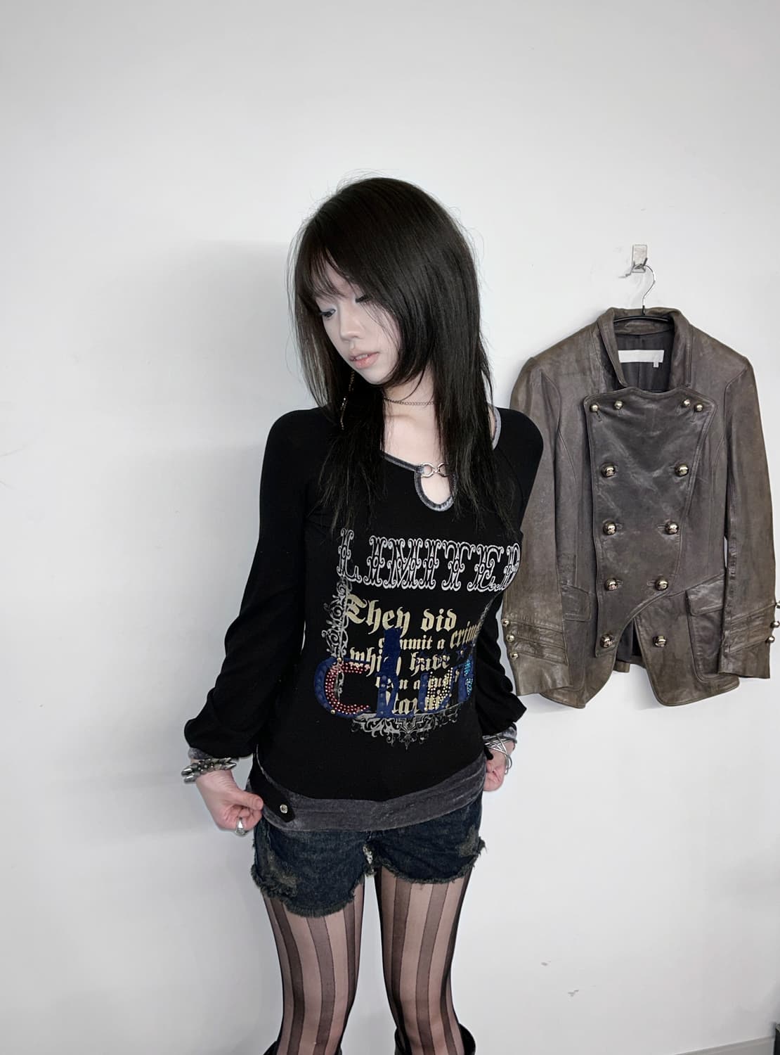 Booty Girl 벨벳 포인트 그래픽 롱슬리브 상품이미지1