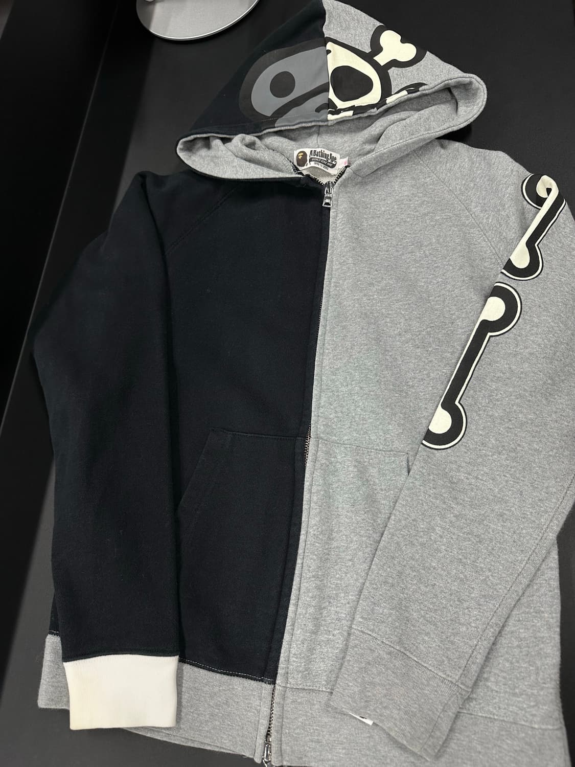 베이프 마일로 스컬 후드 집업 상품이미지6