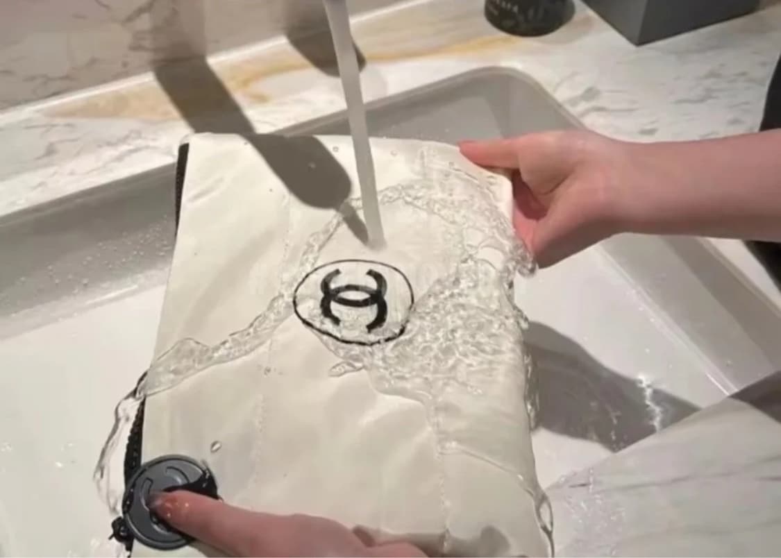 샤넬뷰티 기프트 패딩파우치 아이보리 무료배송 상품이미지5