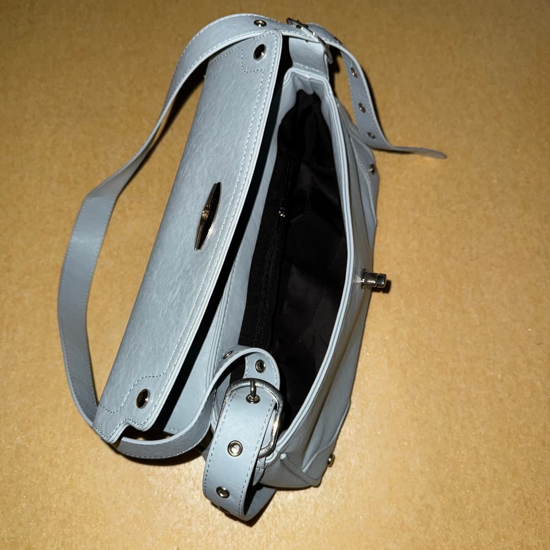 NYUNYU 하늘색 숄더백 새상품 상품이미지4