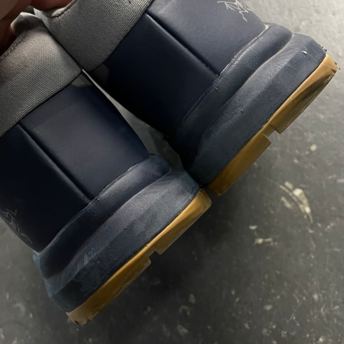 255 아크테릭스 에어리어스 미드  상품이미지4