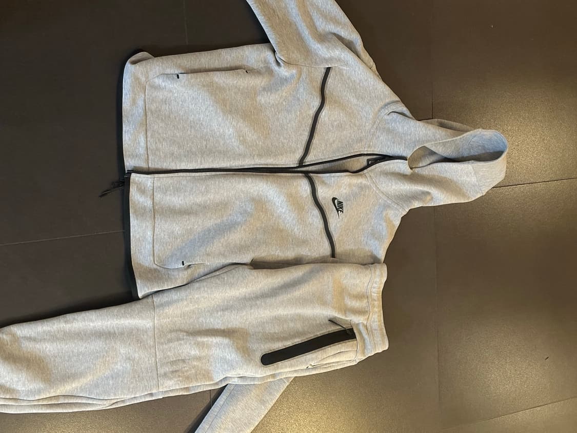 나이키 테크 플리스 상·하 세트 상품이미지1