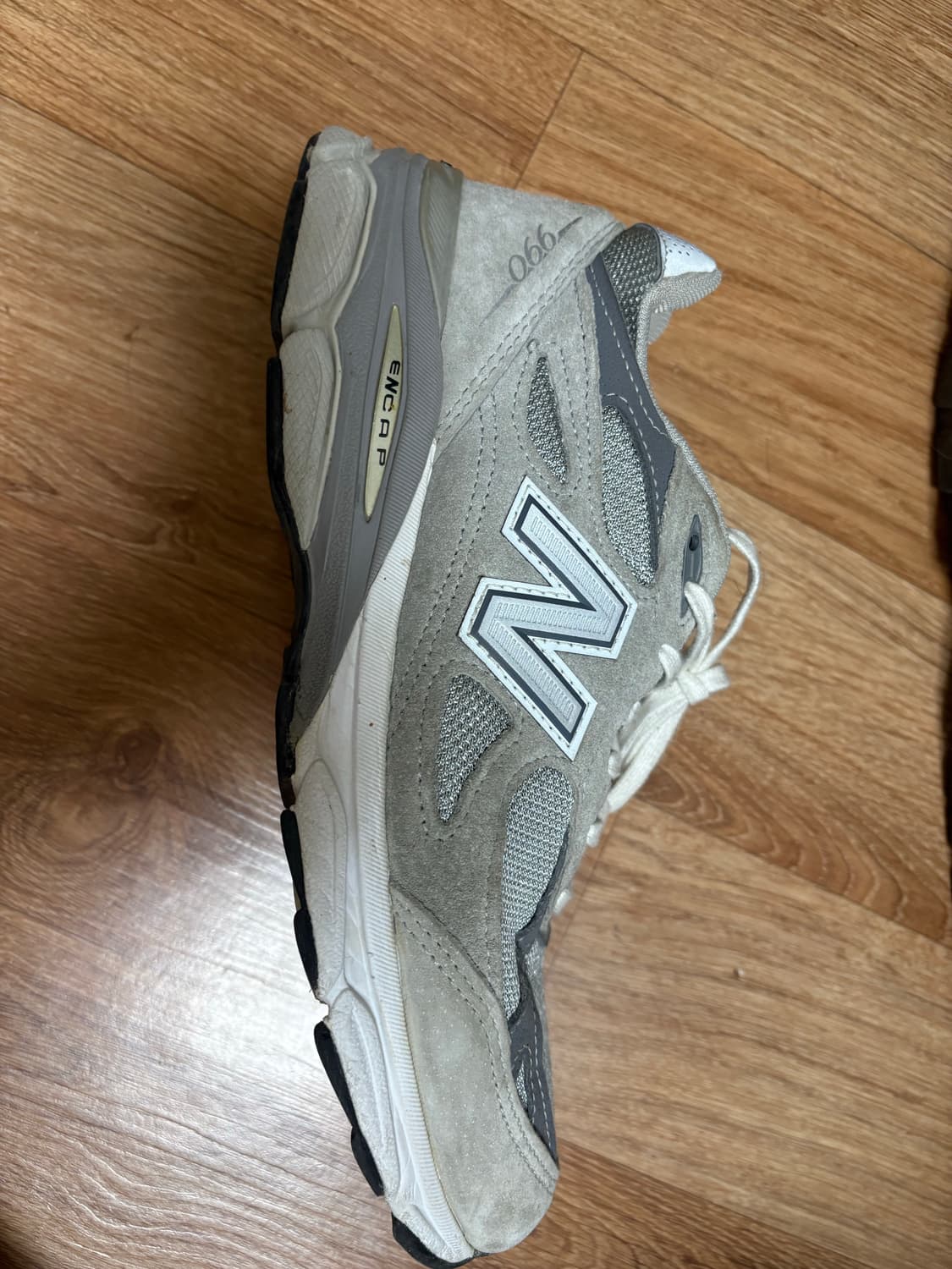 뉴발란스 990v3 상품이미지4