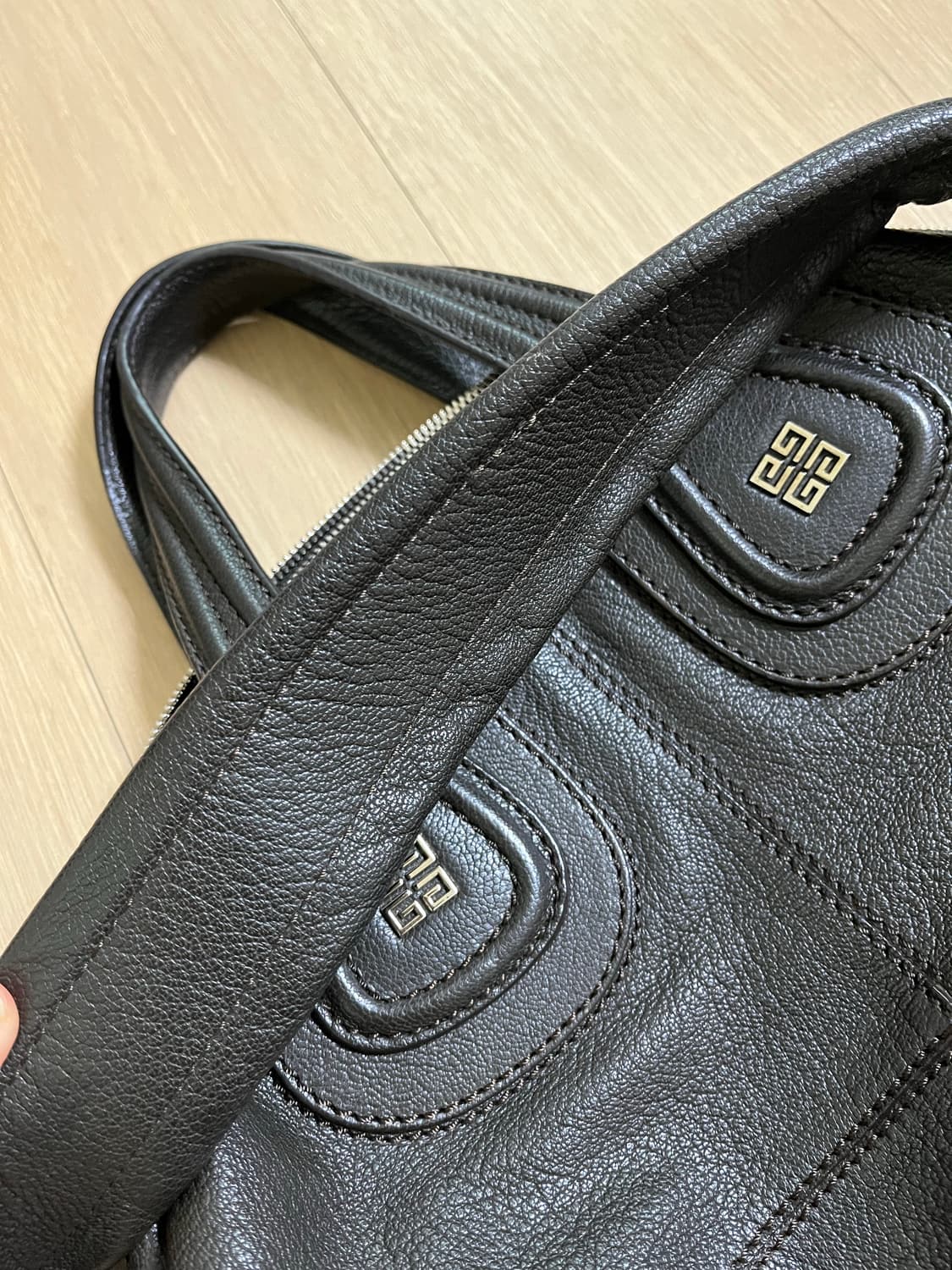 지방시 나이팅게일백 다크브라운 상품이미지5