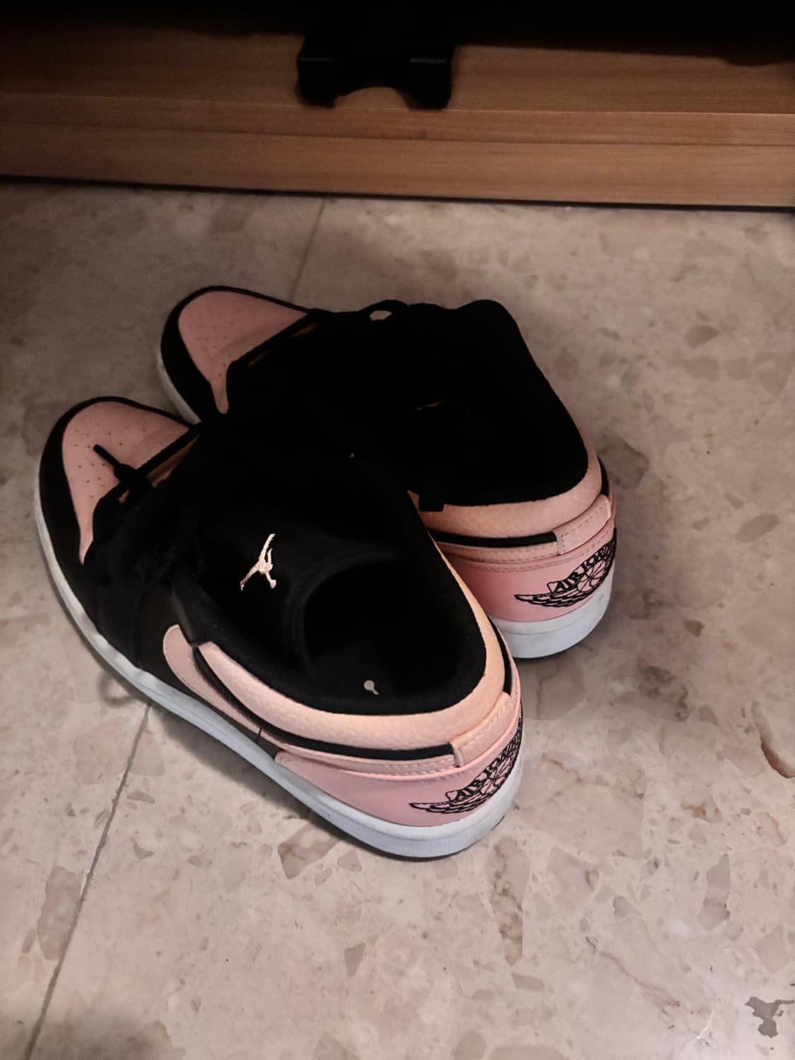 나이키 에어 조던 1 로우 크림슨 틴트 250 상품이미지2