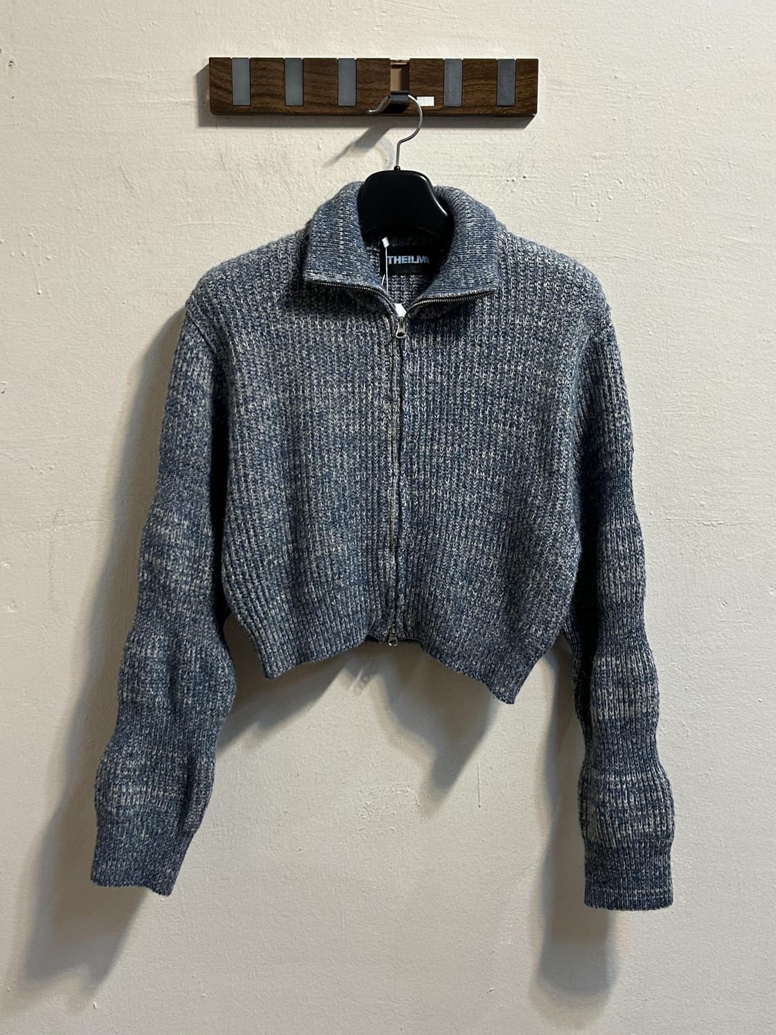 더일마 알파카 벌룬슬리브 크롭 집업 가디건 상품이미지1