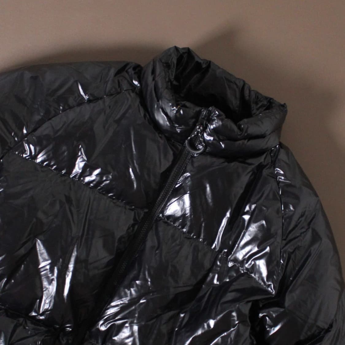 Matin Kim 마땡킴 유광 블랙 구스다운 패딩  상품이미지3