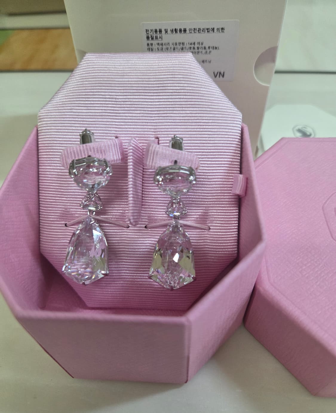 새제품)스와로브스키 메스메라 드롭 귀걸이 정품 상품이미지7