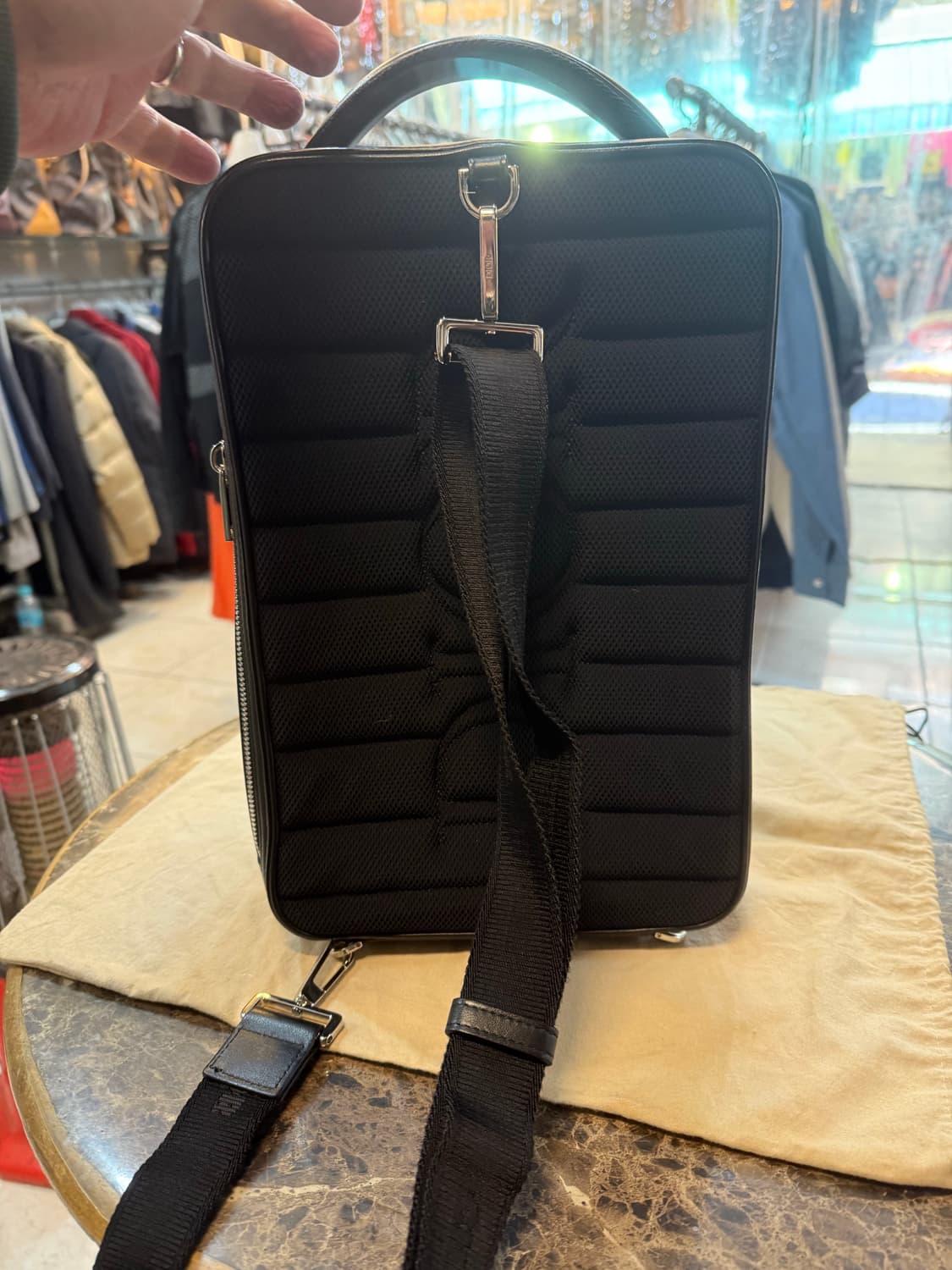 정품 디올 월드투어 슬링백 팝니다 상품이미지3