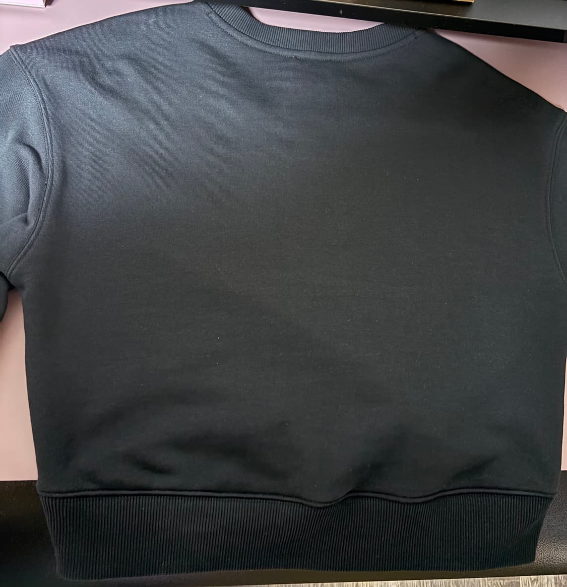 마리떼 프랑소와 저버 크롭 브이넥 맨투맨 팝니다 상품이미지3